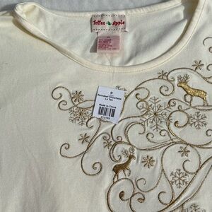 NWT Elegant Cream Floral Long Sleeve Top(great holiday gift)